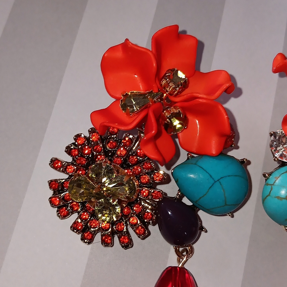 🧡HP! Eye-Catching Floral Crystal Embellished Teardrop Dangle Earrings New! - Picture 2 of 5